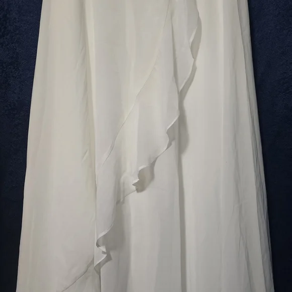 JJs House Ivory Long Wedding Dress 100 % Polyester. Size 16. Bust 34" Waist 32" - Picture 2 of 9